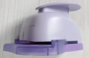 Děrovačka FANDY rohová/květina 1,5 cm