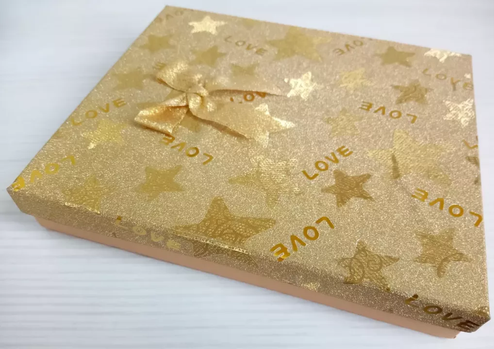 Krabička dárková glitrová Vyrobeno v Číně