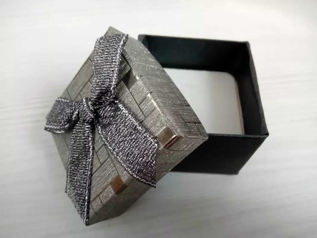 Dárková krabička malá - černá - glitr Vyrobeno v Číně