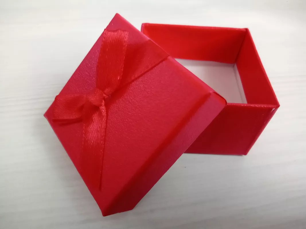 Dárková krabička malá - červená Vyrobeno v Číně