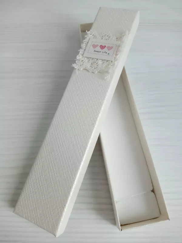 Dárková krabička s krajkou úzká - krémová Vyrobeno v Číně