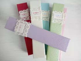 Dárková krabička s krajkou úzká