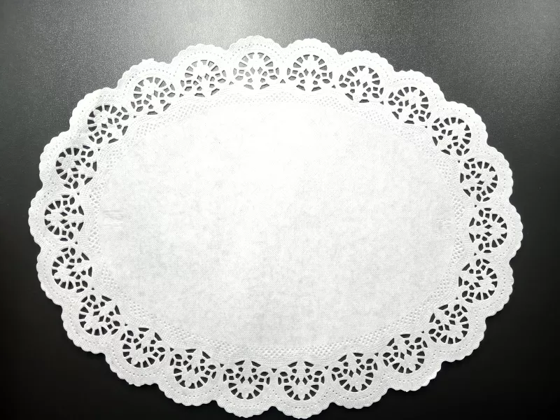 Dekorativní krajky oválné 28 x 36 cm