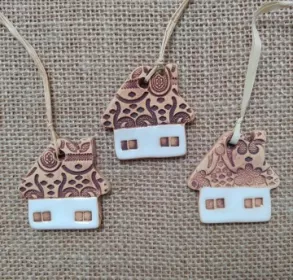 Keramika závěsná DANETA - chráněná dílna Keramika závěsná DANETA - chráněná dílna