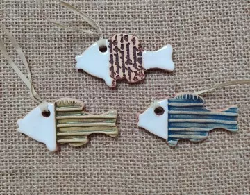 Keramika závěsná - kapřík DANETA - chráněná dílna