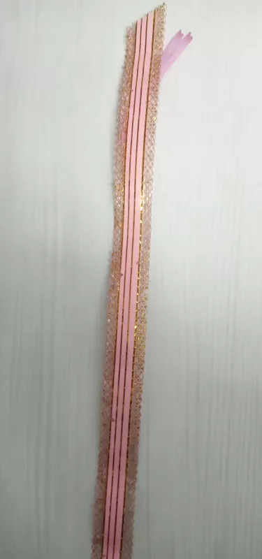 Stahovací stuha s lurexem