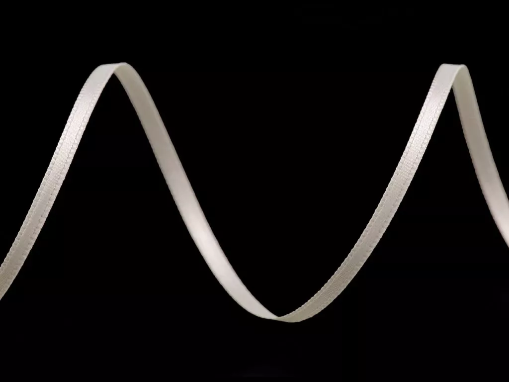 Atlasová stuha 3 mm - bílá