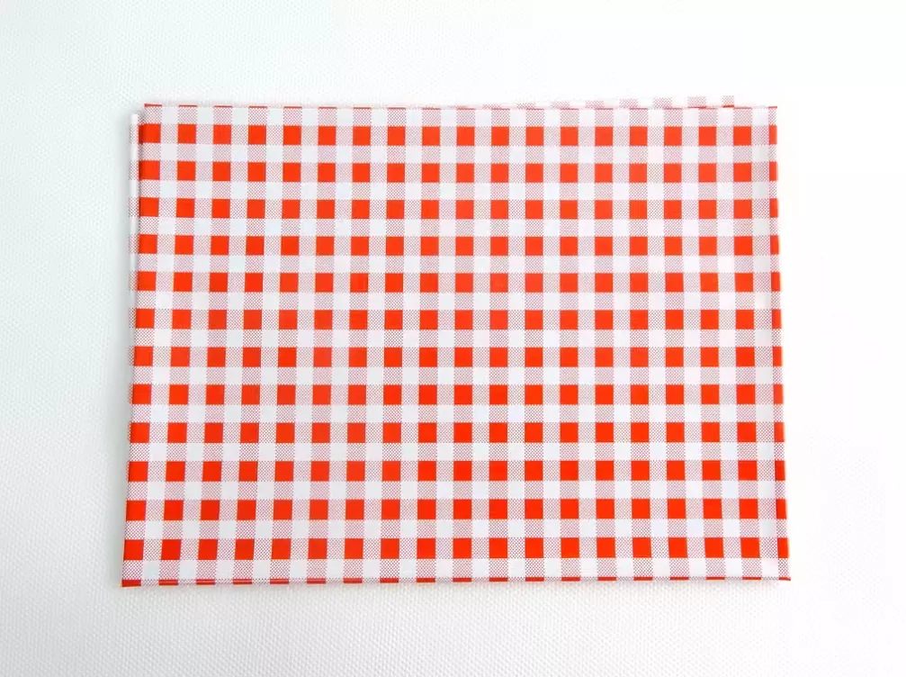 Ubrus na výtvarnou výchovu červené káro KOH-I-NOOR Hardtmuth