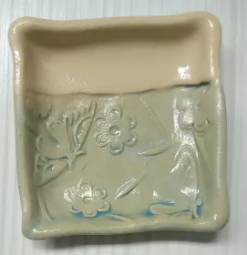 Keramický tácek malý DANETA -chráněná dílna