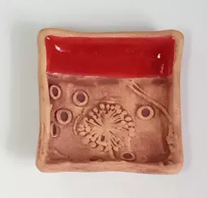 Keramický tácek malý DANETA -chráněná dílna