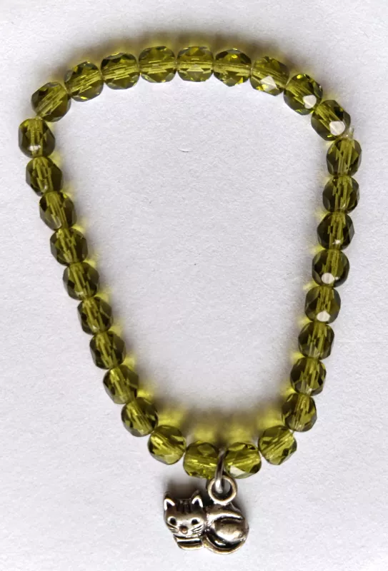 Náramek korálkový - zelený s kočičkou