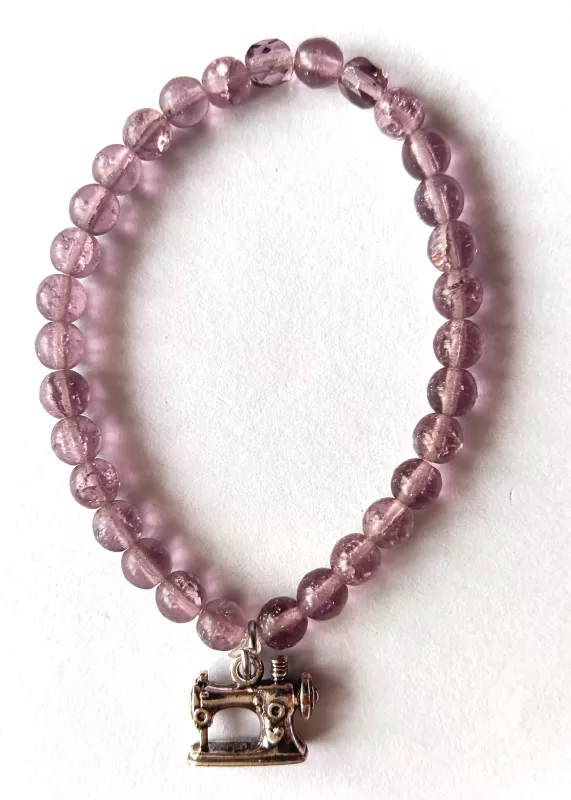 Náramek korálkový - lila se šicím strojem