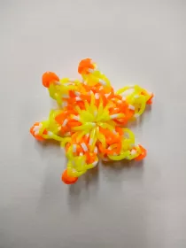 Přívěsek hvězdička z gumiček Lenka Vávrová