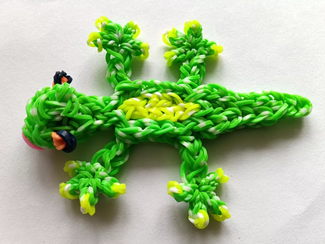 Přívěsek ještěrka z gumiček Lenka Vávrová