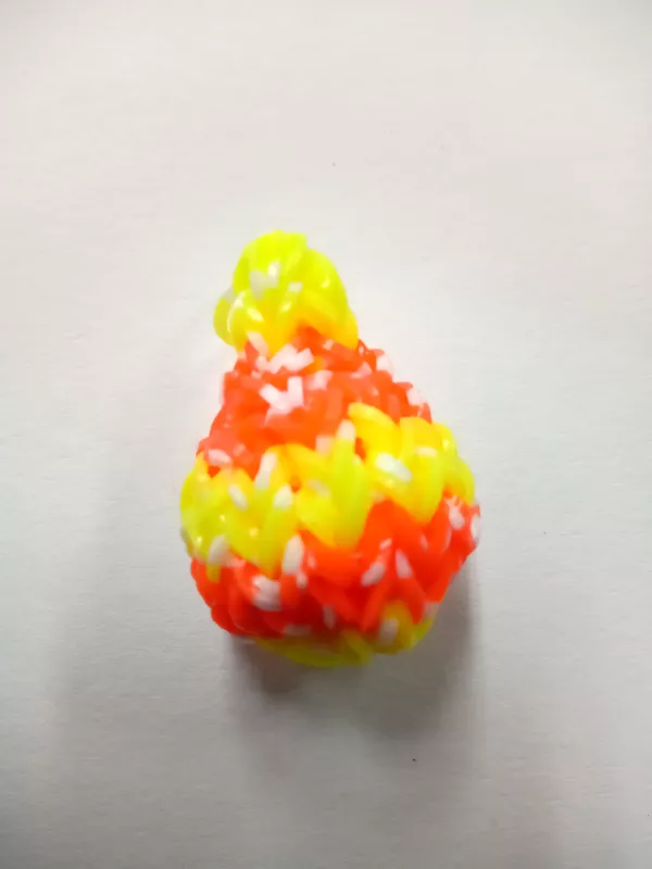 Přívěsek kulička z gumiček Lenka Vávrová