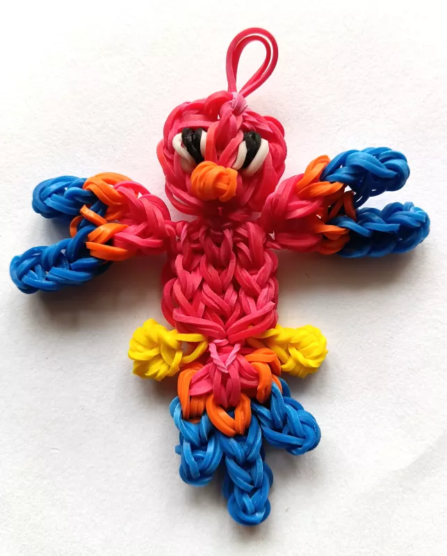 Přívěsek papoušek z gumiček Lenka Vávrová