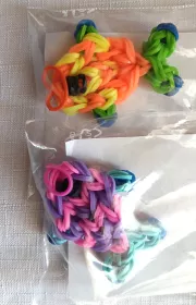 Přívěsek rybička z gumiček