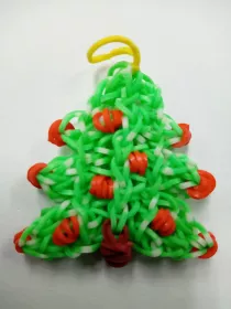Přívěsek vánoční stromek z gumiček Lenka Vávrová Přívěsek vánoční stromek z gumiček Lenka Vávrová