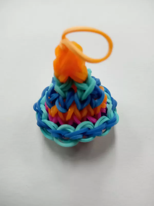 Přívěsek zvoneček z gumiček - 2 Lenka Vávrová