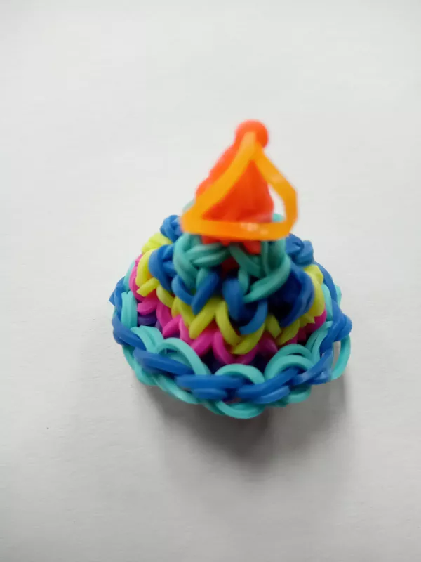 Přívěsek zvoneček z gumiček Lenka Vávrová