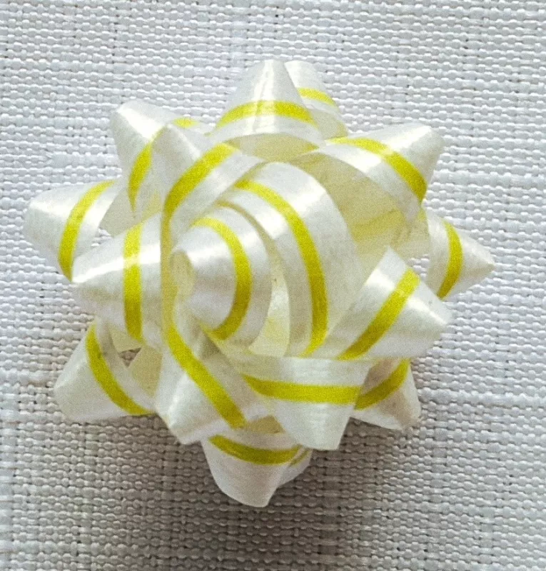 Rozeta mini 2,5 cm - bílá/žluté pruhy