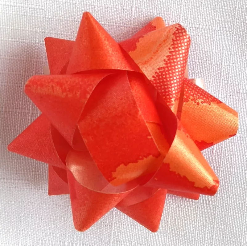 Rozeta 7 cm - červená/dekor Alvarak